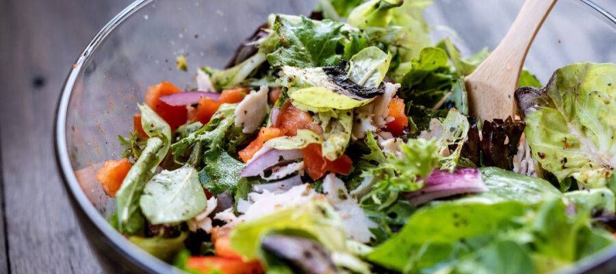 Mejores tipos de ensalada para cuidar la línea