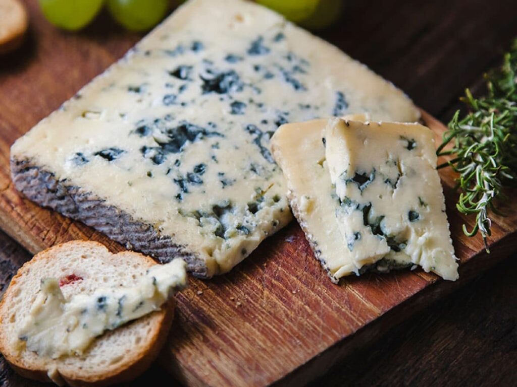 queso-roquefort