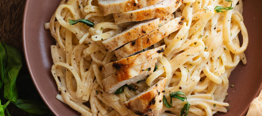 Pasta Alfredo de pollo